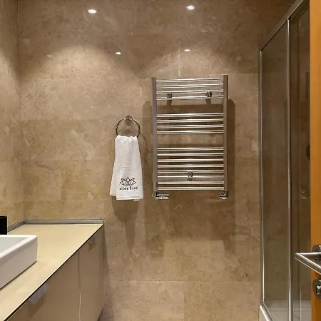Bright 3 Bedroom & 2 Bath In Mashattan Residence, Maslak Sariyer Стамбул